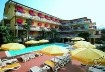 Hotel Capri Bardolino 3S Italien